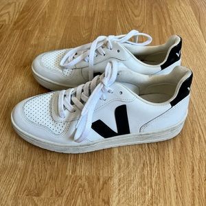 Veja V10 white sneakers